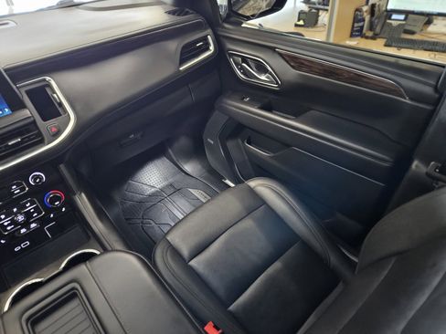 Used 2022 Chevrolet Tahoe Z71 w/ Z71 Off-Road Package image 14