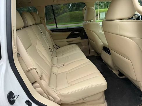 Used 2018 Lexus LX 570 4WD image 22