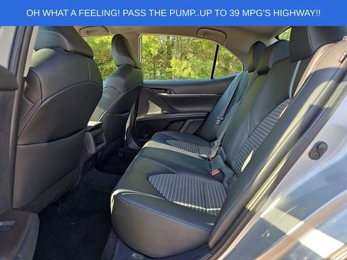 Used 2023 Toyota Camry SE FWD image 10