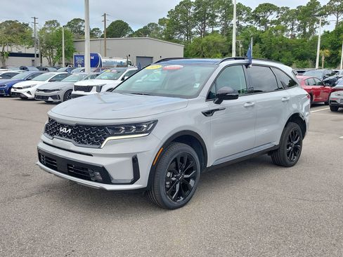 Certified 2023 Kia Sorento AWD image 3