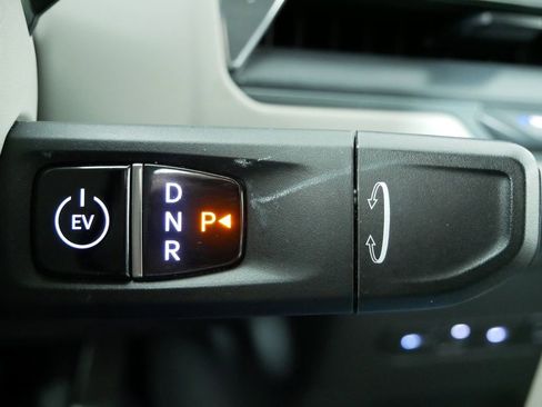 Certified 2024 Kia EV9 Land image 29