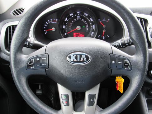 Used 2016 Kia Sportage LX AWD/4WD image 16