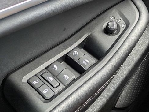 Used 2025 Jeep Grand Cherokee L Limited RWD image 26