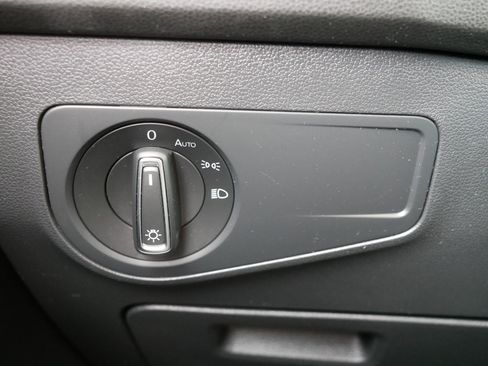 Used 2024 Volkswagen Tiguan SE image 26