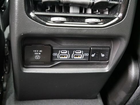 Certified 2024 Jeep Grand Cherokee Limited w/ Black Appearance Package image 26