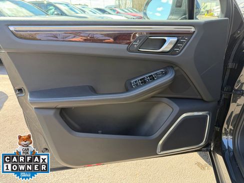 Used 2023 Porsche Macan S image 4
