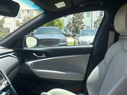 Used 2022 Genesis G70 2.0T RWD image 18