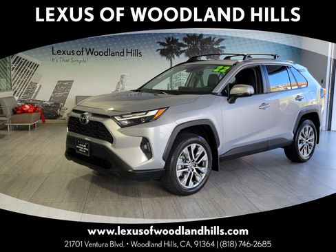 Used 2022 Toyota RAV4 XLE Premium image 1