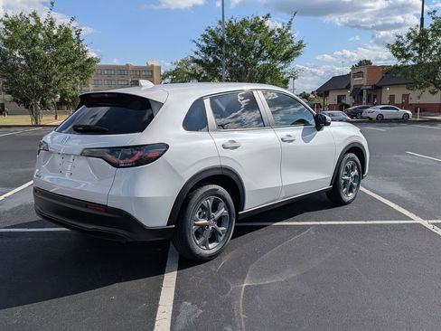 New 2026 Honda HR-V LX image 3