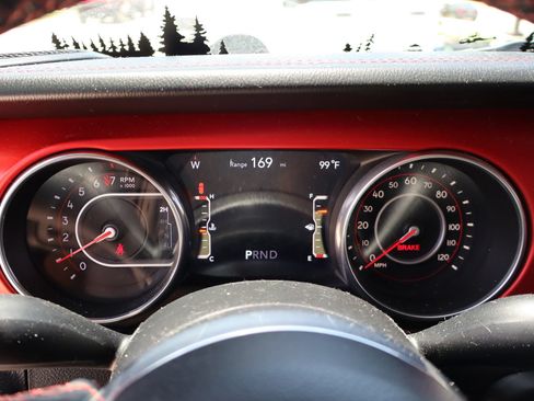Used 2018 Jeep Wrangler Unlimited Rubicon AWD/4WD image 17