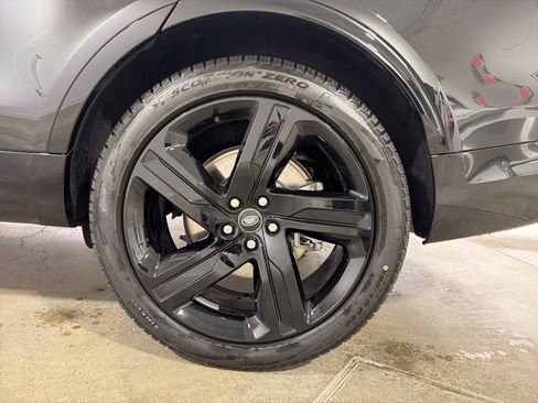 New 2026 Land Rover Discovery Dynamic SE image 30