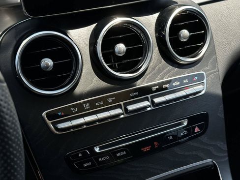 Used 2019 Mercedes-Benz GLC 300 4MATIC image 16
