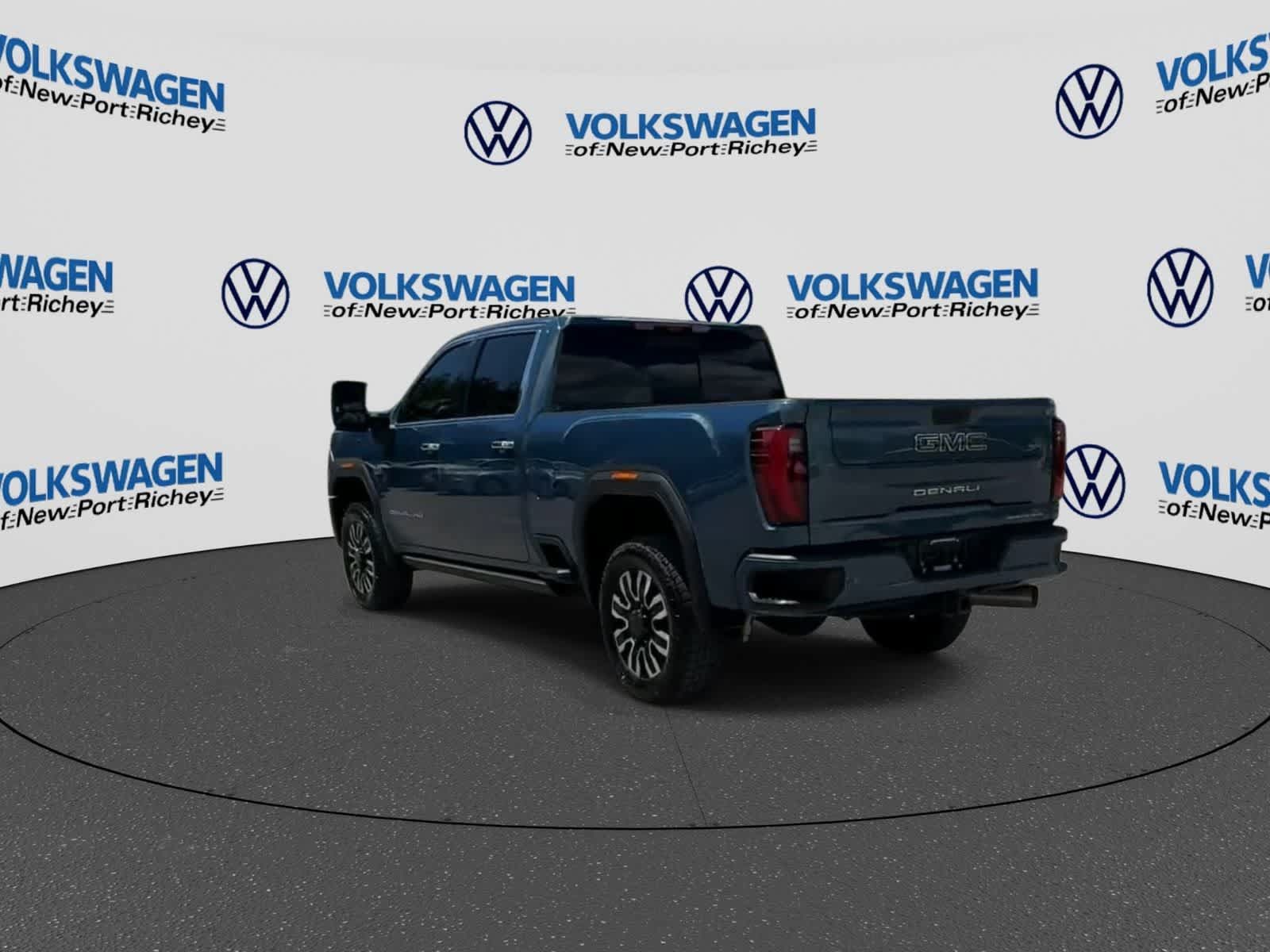 Used 2024 GMC Sierra 3500 Denali Ultimate AWD/4WD image 6