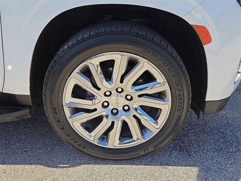 Used 2021 GMC Yukon SLT w/ SLT Luxury Plus Package image 7