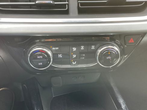 Used 2024 Chevrolet Trax LT image 37