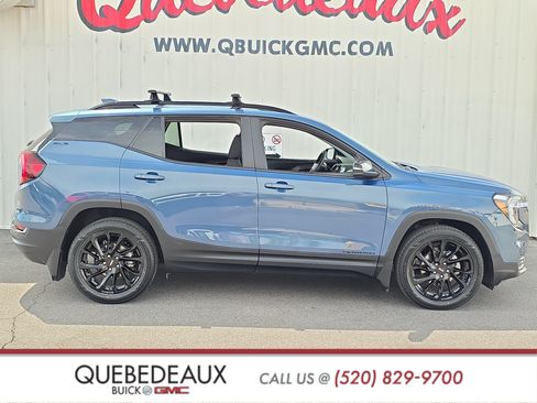 Used 2024 GMC Terrain SLE w/ Driver Convenience Package FWD image 8