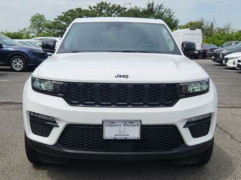 Used 2023 Jeep Grand Cherokee Limited w/ Black Appearance Package AWD/4WD image 2