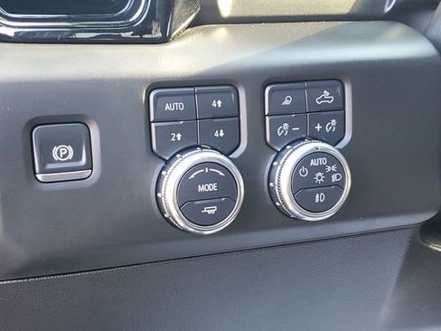 Used 2025 GMC Sierra 1500 AT4 w/ AT4 Preferred Package image 8