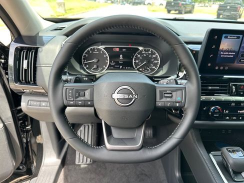 New 2026 Nissan Pathfinder SV w/ SV Premium Package FWD image 24