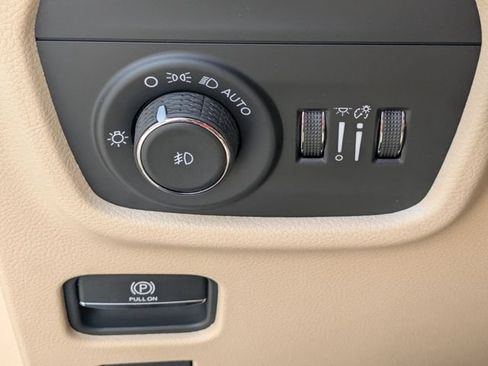 New 2026 Jeep Grand Cherokee L Limited RWD image 16