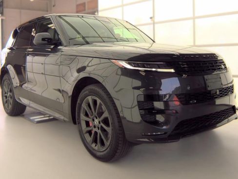 Used 2024 Land Rover Range Rover Sport Dynamic SE AWD/4WD image 2