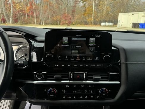 Used 2022 Nissan Pathfinder SL w/ SL Premium Package image 25