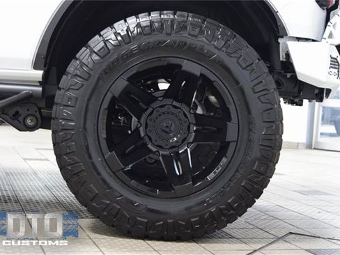 Used 2025 Ford Bronco Outer Banks image 26