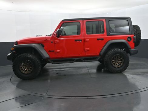 Used 2024 Jeep Wrangler Sport S image 2