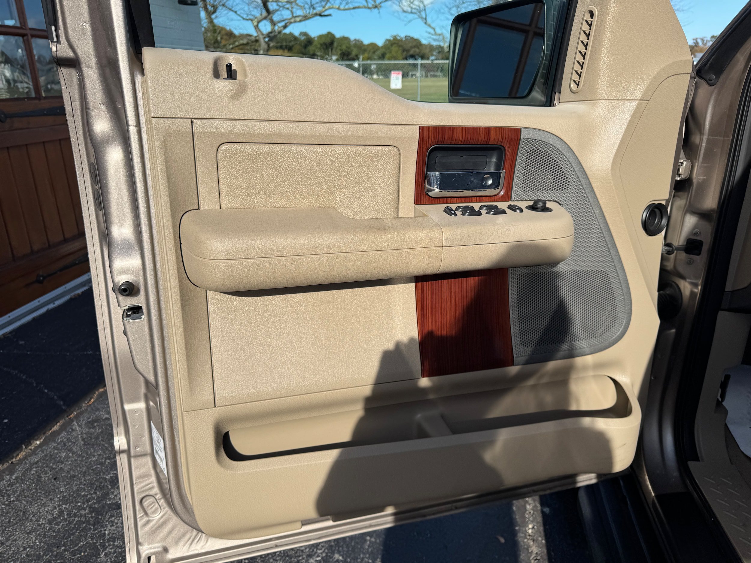 Used 2005 Ford F150 FX4 AWD/4WD image 8