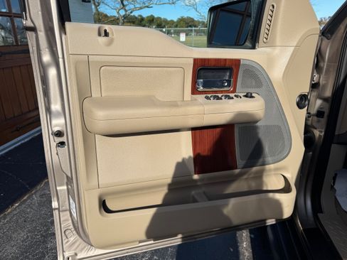 Used 2005 Ford F150 FX4 AWD/4WD image 8