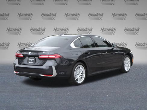 Certified 2025 BMW 530i 530i w/ Premium Package image 10