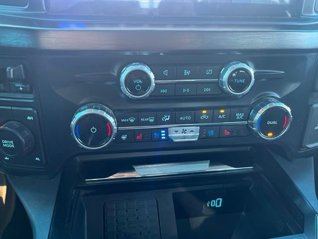 Used 2024 Ford F250 Lariat w/ Sport Appearance Package AWD/4WD image 18