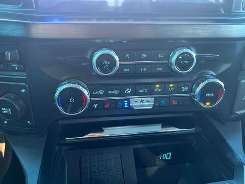 Used 2024 Ford F250 Lariat w/ Sport Appearance Package AWD/4WD image 18