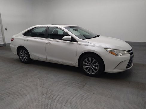 Used 2017 Toyota Camry XLE FWD image 11