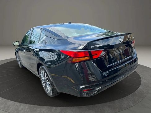 Used 2024 Nissan Altima 2.5 SV FWD image 7