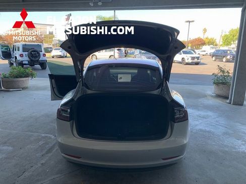Used 2018 Tesla Model 3 Long Range image 17