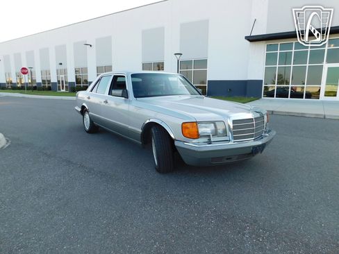 Used 1990 Mercedes-Benz 300 SE image 9