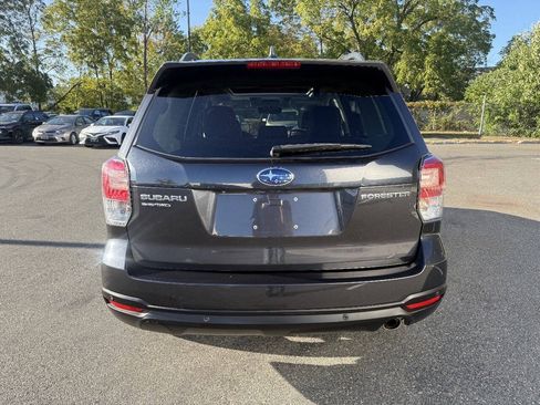 Used 2018 Subaru Forester 2.5i Touring AWD/4WD image 5