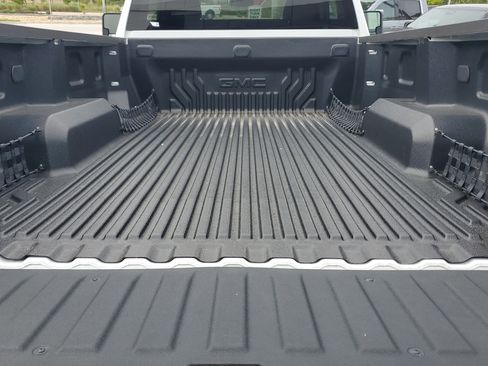 Used 2024 GMC Sierra 2500 SLE w/ SLE Convenience Package image 24