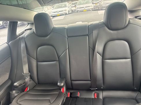 Used 2021 Tesla Model 3 Standard Range Plus image 3