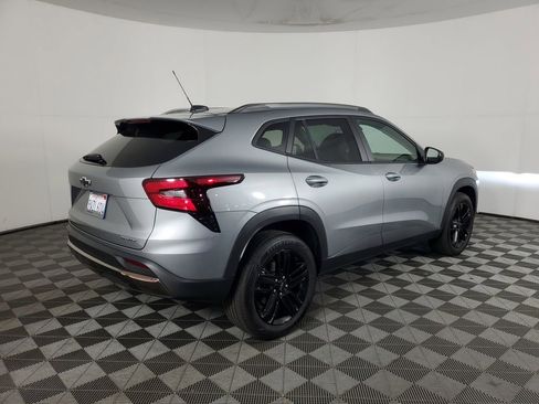 Used 2026 Chevrolet Trax ACTIV image 4