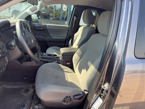 Used 2020 Toyota Tacoma SR RWD image 11