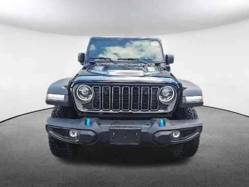 Used 2025 Jeep Wrangler Unlimited Rubicon 4xe w/ Convenience Group AWD/4WD image 2