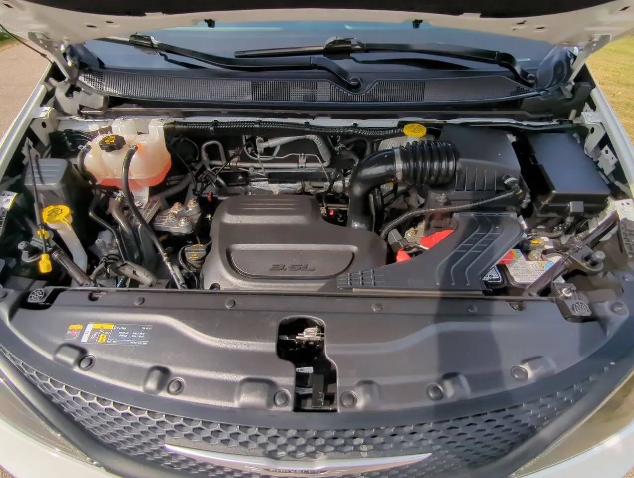Used 2023 Chrysler Voyager LX FWD image 25