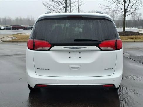 Certified 2020 Chrysler Pacifica Limited image 5