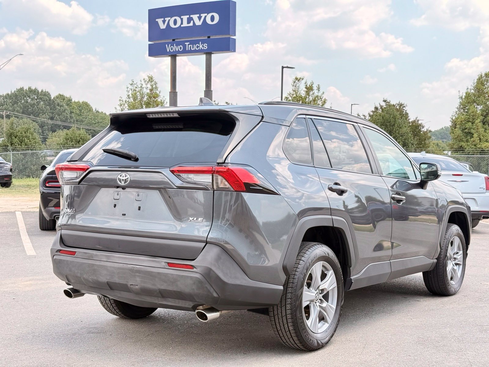 Used 2023 Toyota RAV4 XLE w/ Convenience Package FWD image 9