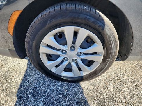 Used 2022 Kia Soul LX image 11