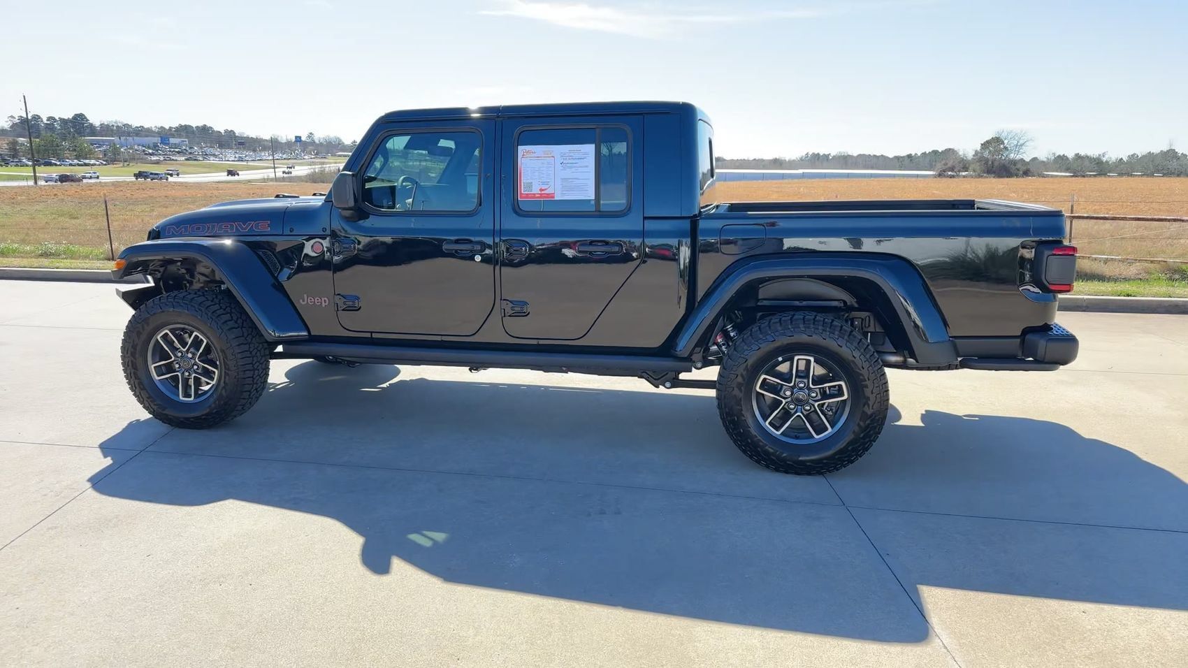 Used 2025 Jeep Gladiator Mojave AWD/4WD image 5