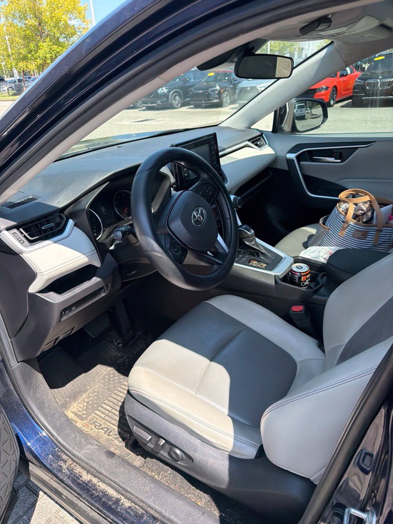 Used 2019 Toyota RAV4 XLE Premium FWD image 24