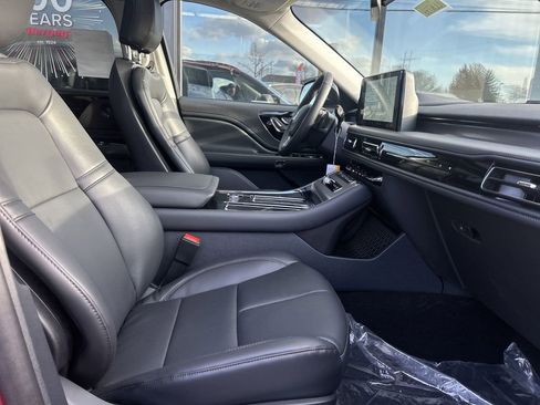 New 2025 Lincoln Aviator AWD w/ Jet Appearance Package image 10